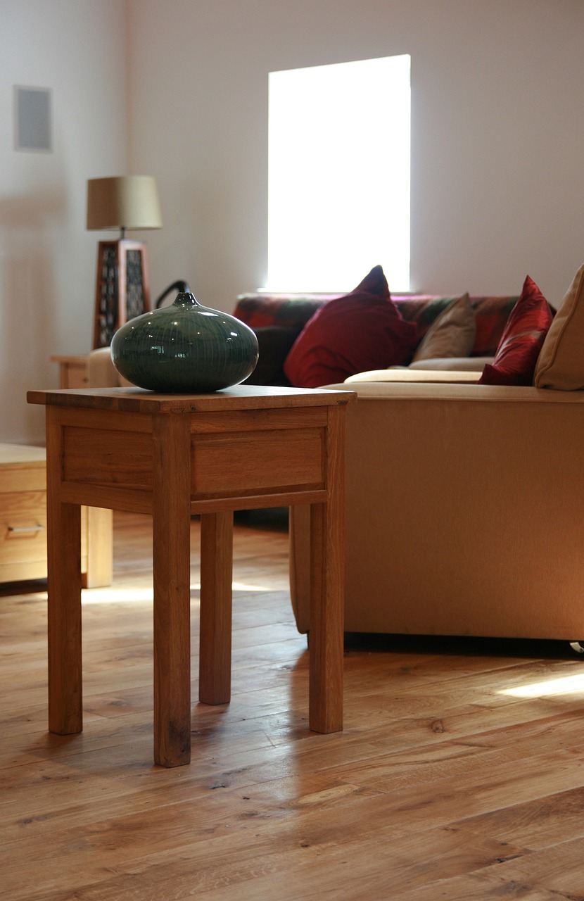 wood-table-2627378_1280